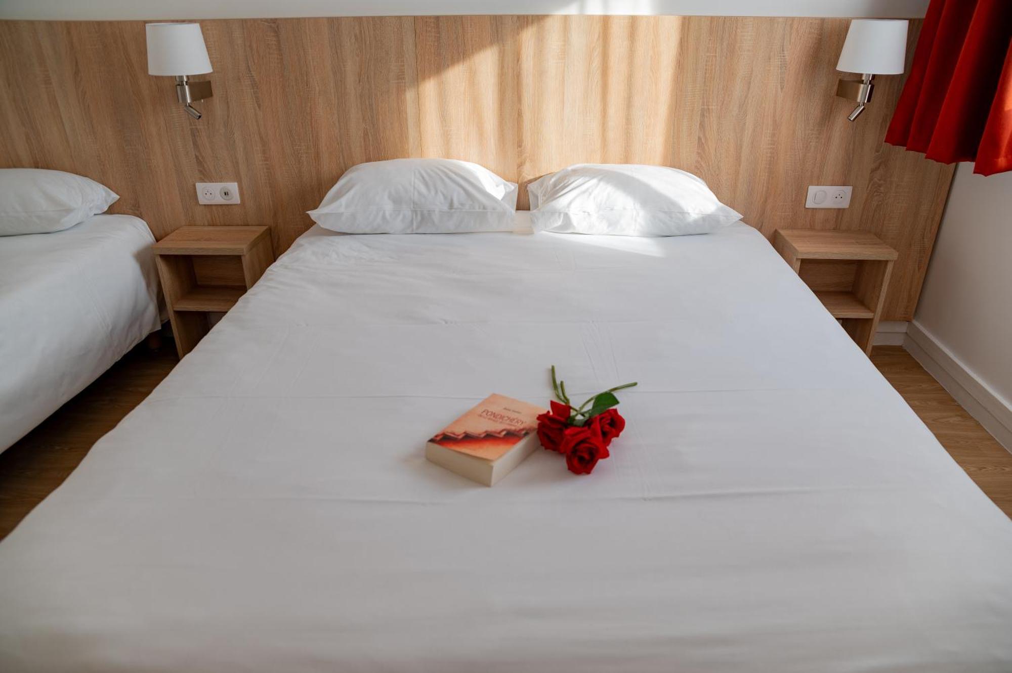 Hotel Aux Lys De Chablis Zewnętrze zdjęcie