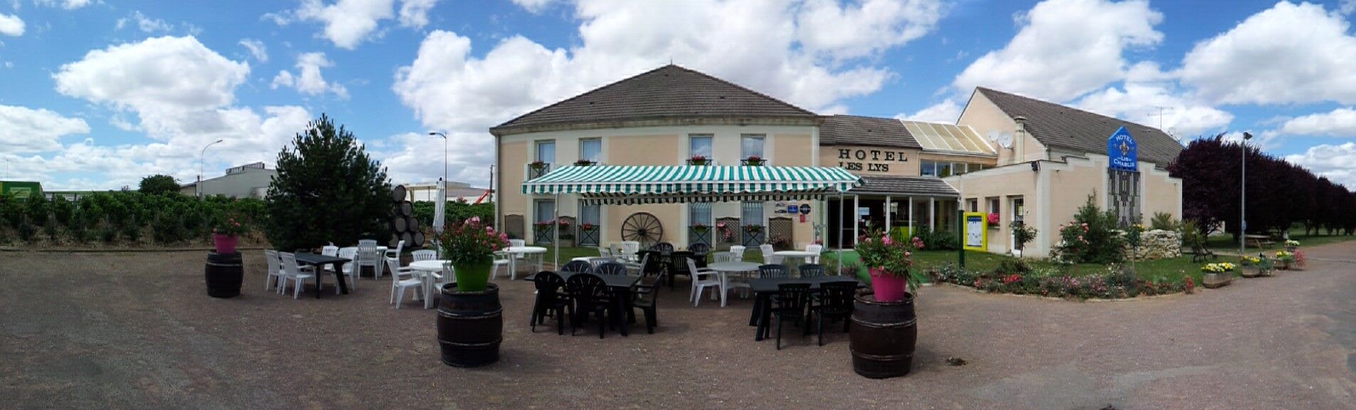 Hotel Aux Lys De Chablis Zewnętrze zdjęcie